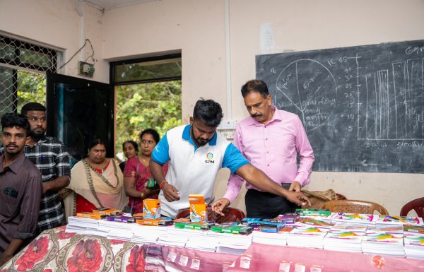 Batticaloa beach cleanup drive organized by SPM Foundation